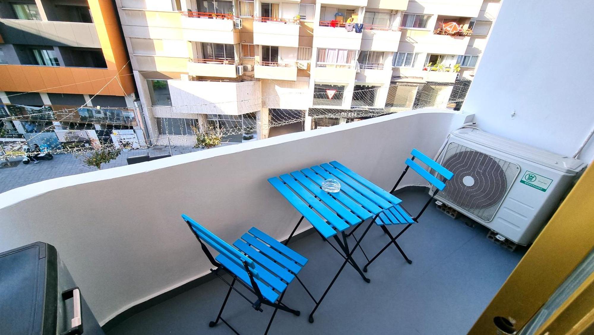 1A Beach & Business Apartment In The City Center! Larnaca Dış mekan fotoğraf